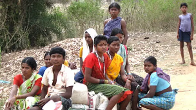 بھارت میں بیس کروڑ سے زیادہ لوگ شدید غربت میں زندگی بسر کرتے ہیں