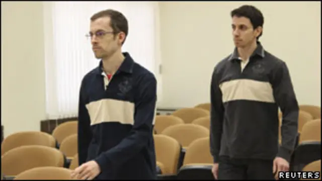 Shane Bauer (kiri) dan Josh Fattal