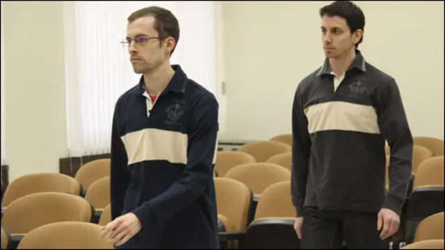 مطابق قانون آیین دادرسی کیفری سابق، شركت وكیل مدافع در محاكمات جزایی در بسیاری از موارد (از جمله اکثر پرونده های در صلاحیت دادگاه انقلاب) به مرحله دادگاه محدود شده و قاضی به سهولت میتوانست متهم را به بهانه وجود مفسده یا محرمانه بودن موضوع از داشتن وكیل مدافع در هنگام تحقیقات مقدماتی در مرحله دادسرا محروم كند