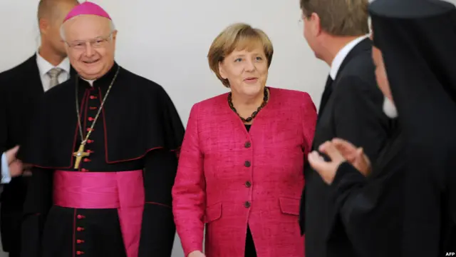 Kanselir Jerman Angela Merkel dan Uskup Agung Jerman, Robert Zollitsch,