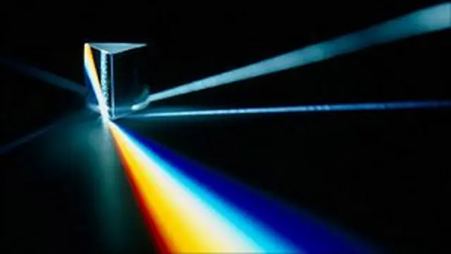 بہت سارے انٹرنٹ کمیونیکیشن یورپ اور امریکہ کے راستے دنیا کے کئی ممالک میں جاتے ہیں