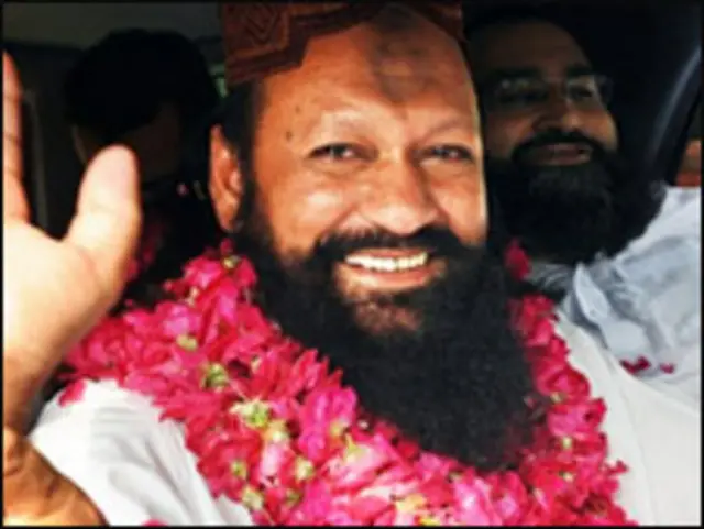 ملک اسحاق پر سو سے زیادہ افراد کے قتل کے الزامات ہیں