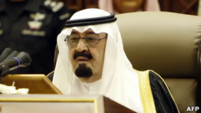 Quốc vương Abdullah được cho là muốn thúc đẩy cải cách chính trị một cách thận trọng, nhưng bị những phản đối từ giới tăng lữ và một số thành viên hoàng tộc.