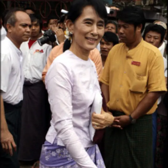 Chính quyền Miến Điện không thể bỏ qua sự ủng hộ rộng lớn của dân chúng dành cho bà Aung San Suu Kyi