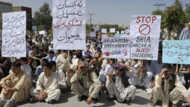 Unjuk rasa warga Syiah di Pakistan