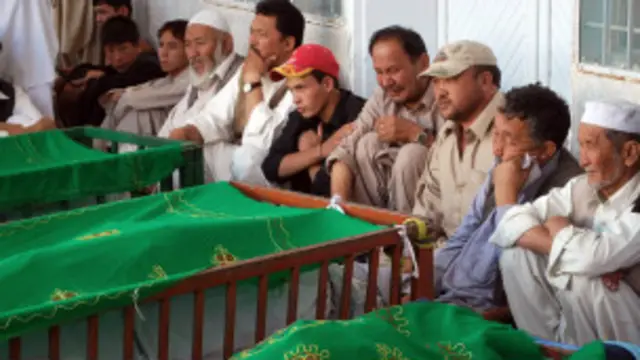 وړاندې هم په مستونګ ولسوالۍ کې له کوټې ایران ته پر تلونکو شیعه زیارت کوونکو بریدونه او چاودنې شوې دي. 