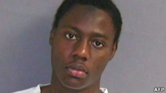 Нигериец Умар Фарук Абдулмуталлаб пытался подорвать себя в самолете, летящем в Детройт, на Рождество в 2009 году