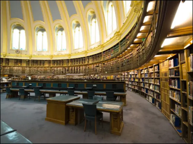 《资本论》是马克思在伦敦大英博物馆的阅览室里潜心研究20年后的思想结晶。