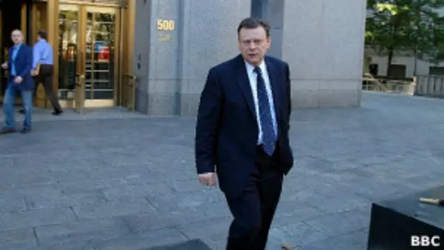 Владимир Кузнецов выходит из суда после приговора. Фото В Козловского