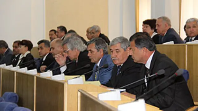 پارلمان تاجیکستان موافقتنامه با پاکستان در مورد تأسیس گروه کاری مشترَک مبارزه علیه تروریسم بین‌المللی را تصویب کرد