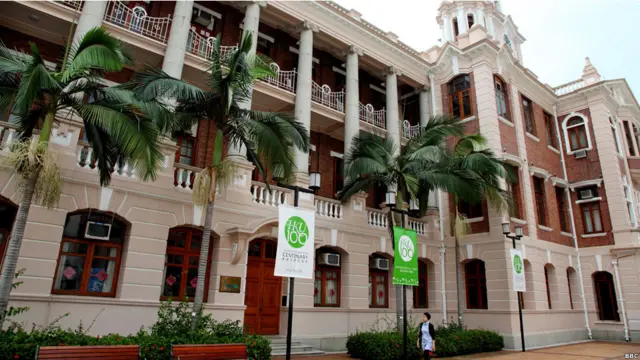 “孙中山史迹径”第一站是香港大学，它创立于1911年（06/10/2011，BBC中文网图片）