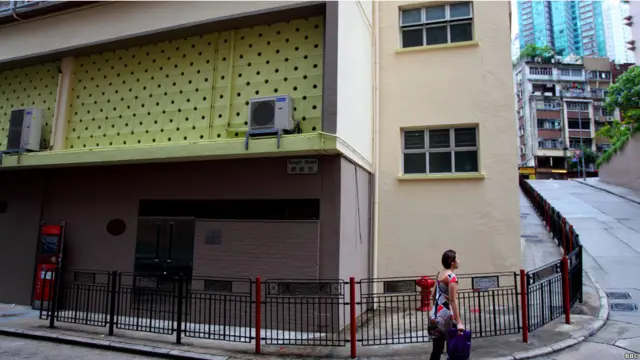 位于歌赋街44号的中央书院（史迹径第5站）（02/10/2011，BBC中文网图片）