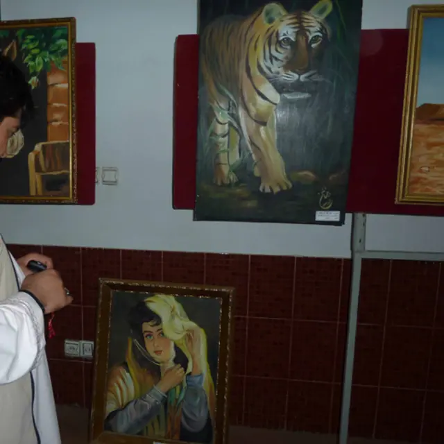 په کندهار کې د رسنیو د اوونۍ د لمانځلو په موخه د انځورونو ننداراتون جوړ شو.