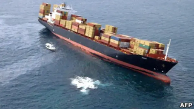 Kapal Rena terperosok