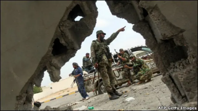 اس وقت سرت میں گلی گلی میں لڑائی ہو رہی ہے۔