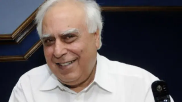 कानून मंत्री कपिल सिब्बल ने बीसीसीआई को कानून के दायरे में लाने की मांग की है