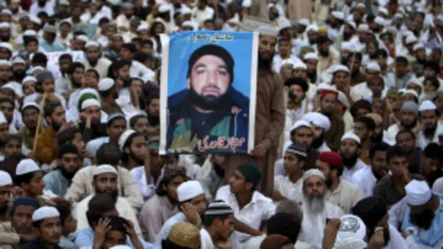 قاتل ممتاز قادری کو جج تک پسند کرتے ہیں