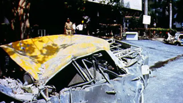 1993 में मुंबई में हुए धमाकों के सिलसिले में संजय दत्त को सज़ा सुनाई गई है.