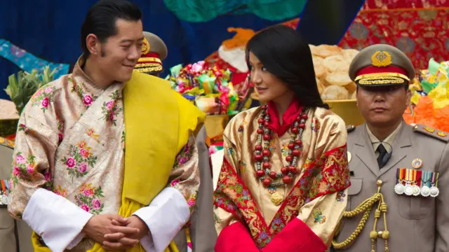 Quốc vương Bhutan, tên đầy đủ là Jigme Khesar Namgyel Wangchuk, 31 tuổi - vừa mới long trọng cử hành hôn lễ với cô Jetsun Pema 