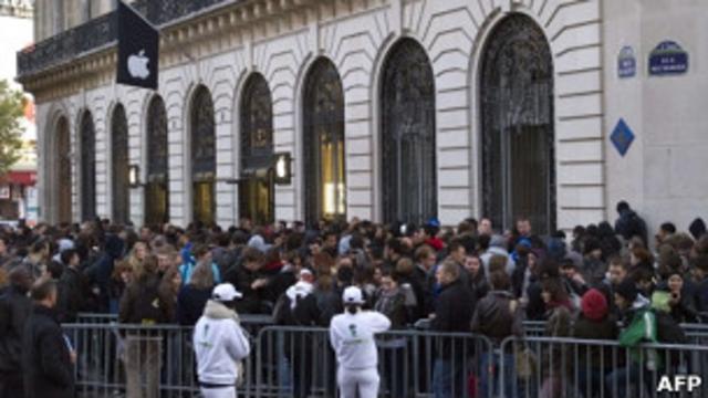 Largas filas en las tiendas de Apple por el iPhone 4S BBC News Mundo