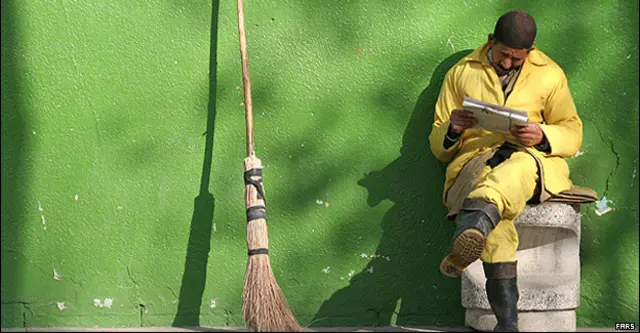 بیکاری یکی از مهمترین معضلات اقتصادی ایران است و طرحهای دولت برای حل آن نتیجه بخش نبوده است