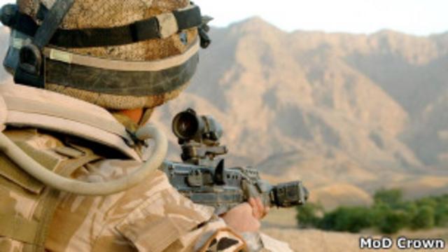 Британский десантник в Афганистане