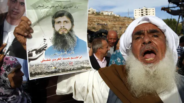 عائلات المفرج عنهم