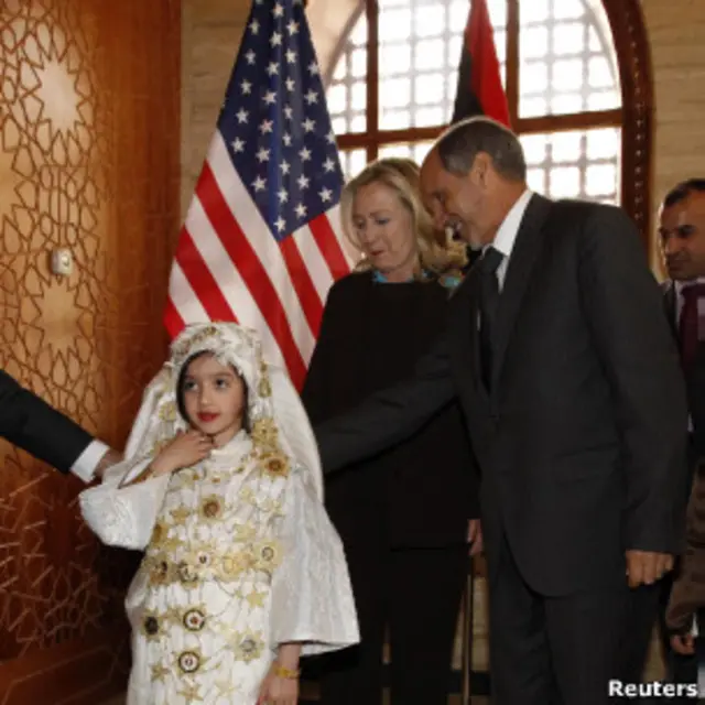 هيلاري كلينتون مع مصطفى عبد الجليل