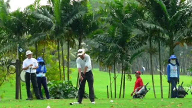 Chơi golf là thú vui lành mạnh, nhưng nhiều vấn đề nảy sinh từ lạm phát sân golf