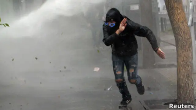 Protestos de estudantes puseram fim ao consenso chileno, dizem analistas