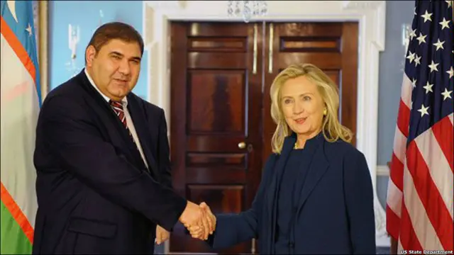 2011 йил, 11 сентябр ҳужумларидан 10 йил ўтиб, АҚШ-Ўзбекистон муносабатлари янгидан ривожланаётган кўринади. Қўшма Штатлар Давлат котибаси Ҳиллари Клинтон ўзбекистонлик ҳамкасби Элёр Ғаниевни Вашингтонда қарши олди. Америка Конгресси аъзолари 2004 йили киритилган Ўзбекистонга етказиладиган ҳарбий ёрдамга чекловларни бекор қилиш борасида овоз бердилар. Клинтоннинг Ўзбекистонга сафарини эса, муносабатлардаги кескин бурилиш дейиш мумкин.