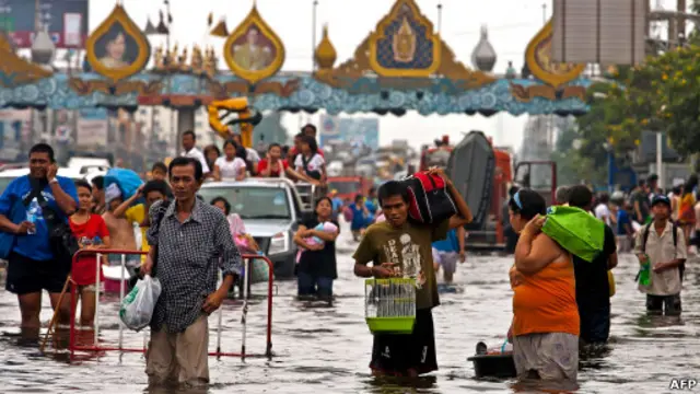 Warga Bangkok mengungsi