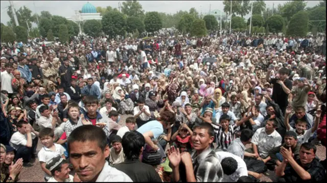 Мазкур муносабатлар 2005 йили ҳукумат кучлари Андижондаги намойишчиларни ўққа тутиб юзлаб инсонни ўлдирар экан, ногаҳоний ниҳоя топди. АҚШ халқаро текширувни талаб қилди, Ўзбекистон рад этди.