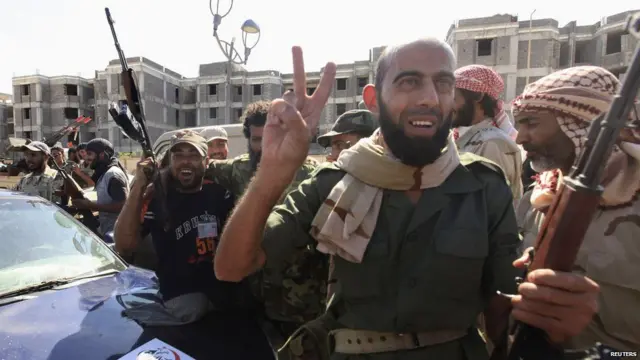 احتفالات مقاتلي المجلي الانتقالي في سرت