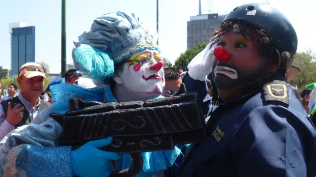 Payasos contra la violencia