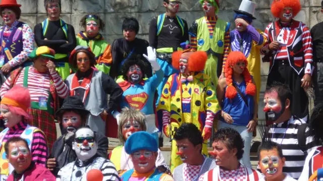 Payasos contra la violencia