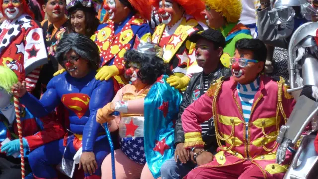 Payasos contra la violencia