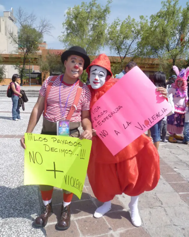 Payasos contra la violencia