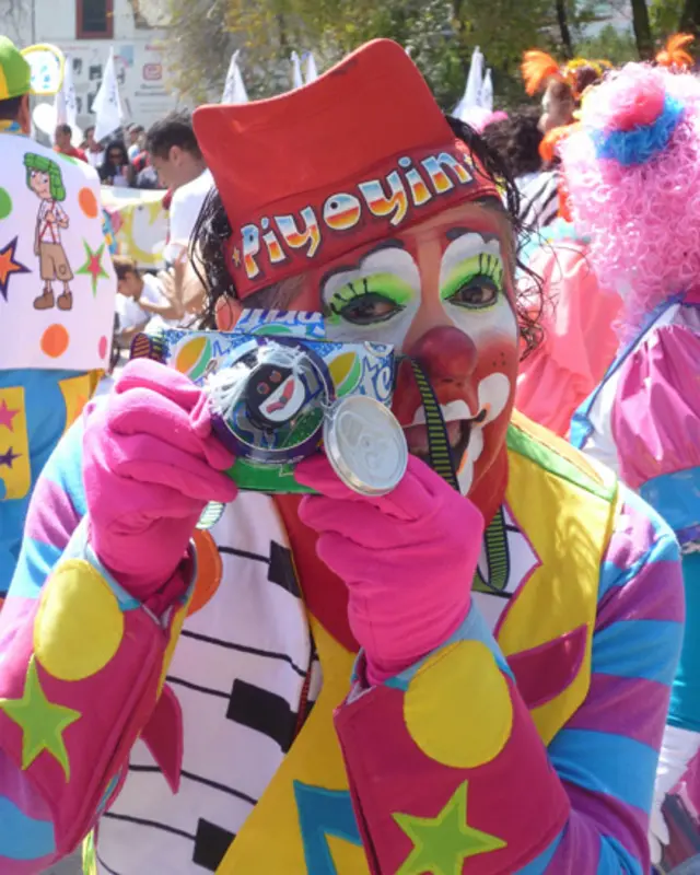 Payasos contra la violencia