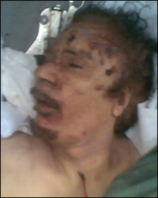 কর্ণেল গাদ্দাফির মরদেহ