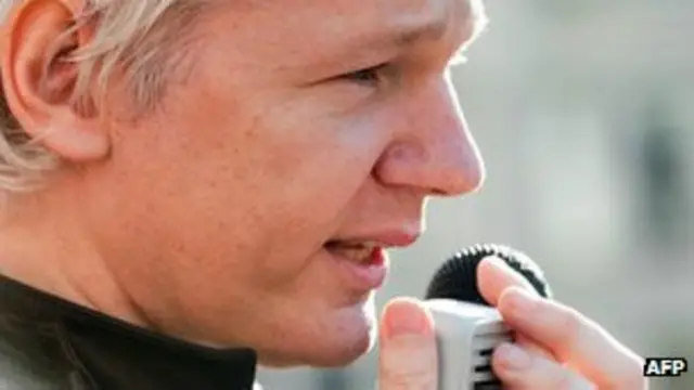 جولیان آسانژ