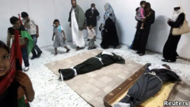 Тела Каддафи и его сына в Мисрате