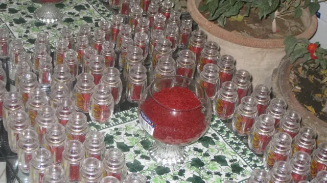 د افغانستان په لوېدیځ کې چارواکي او باغ لرونکي وایي چې د سیمې مېوې ډېر لوړ کیفیت لريس.