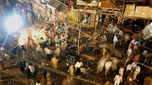 चरमपंथी हमलों में कम से कम 59 लोगों की मौत हो गई थी.