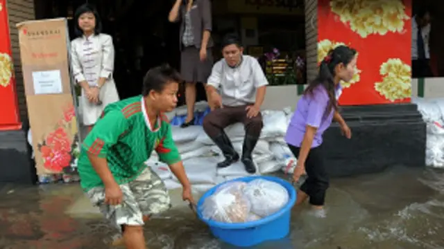 فرار سكان تايلاند