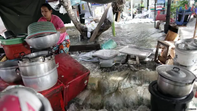 آثار فيضانات تايلاند