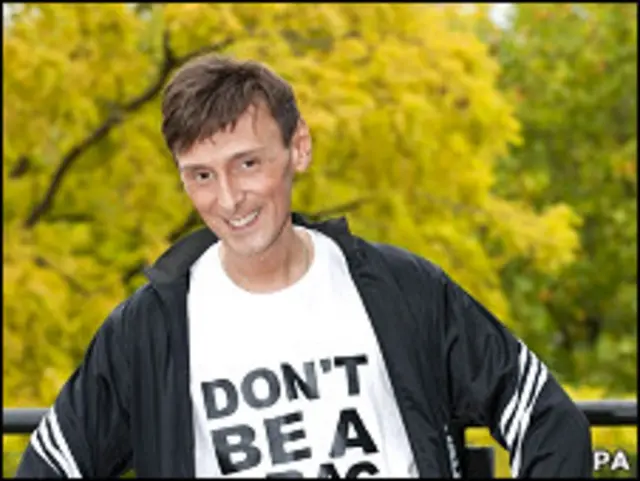 约翰尼·罗宾逊