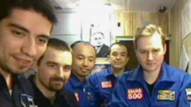 इस प्रयोग दल में तीन रूसी, दो यूरोपीय और एक चीनी व्यक्ति है