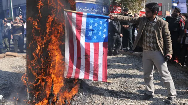 د تېرې دوشنبې په ورځ تهران کېد امریکا پر سفارت د برید له ۳۴ کلیزې سره سم،د ایران په بېلابېلو برخو کې د امریکا ضد مظاهرې وشوې. 