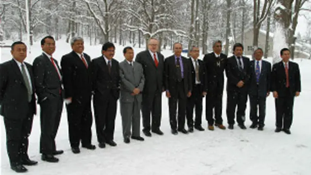 Kesepakatan damai RI-GAM di Helsinki (2005) menyepakati pembentukan Komisi Kebenaran dan Rekonsiliasi untuk menyelesaikan dugaan pelanggaran HAM di Aceh.